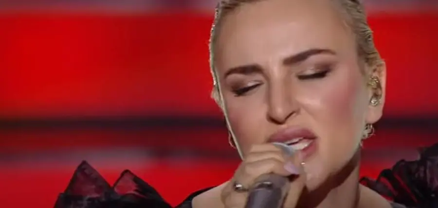 Arisa ritorna senza filtri e con una nuova etichetta