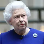 Anche la Regina Elisabetta deve fare i conti con la crisi economica