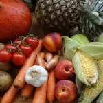 Mangiare frutta e verdura fa bene anche all’umore, dice uno studio