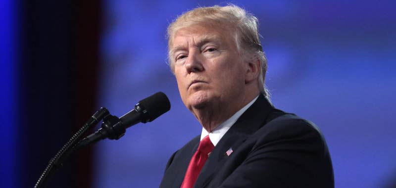 Trump non ha paura del Coronavirus ma isola l’Europa