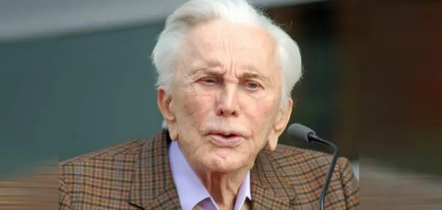 Addio a Kirk Douglas, leggenda del cinema di ben 103 anni