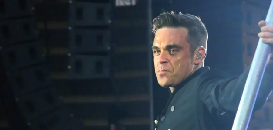 La Sardegna è troppo cara per Robbie Williams