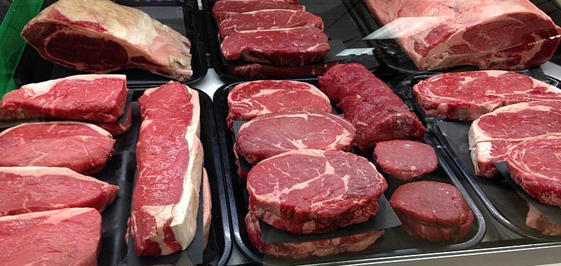 Dieta: Si può sopravvivere mangiando solo carne di manzo?