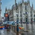 Milano si mobilita in massa contro il razzismo