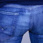 Pantaloni, ecco quando sono stati lanciati quelli a zampa d’elefante
