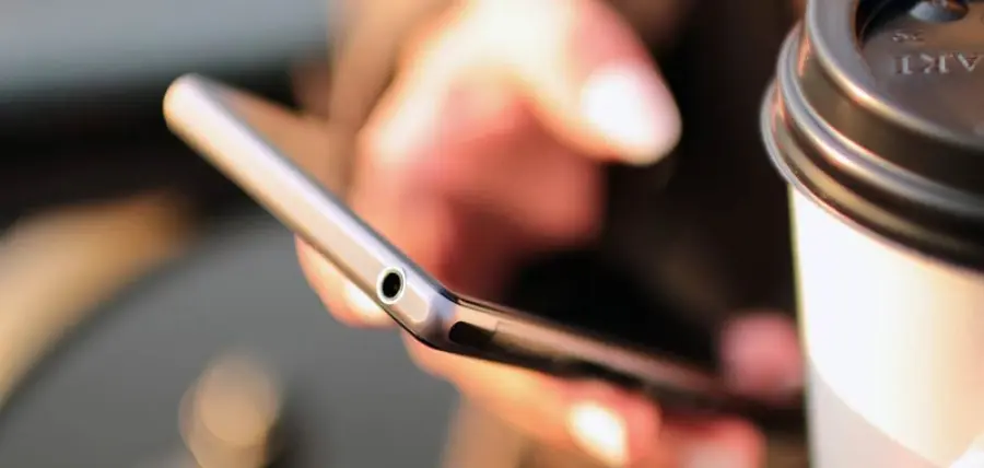 Tumore al cervello e cellulari, esiste una relazione?