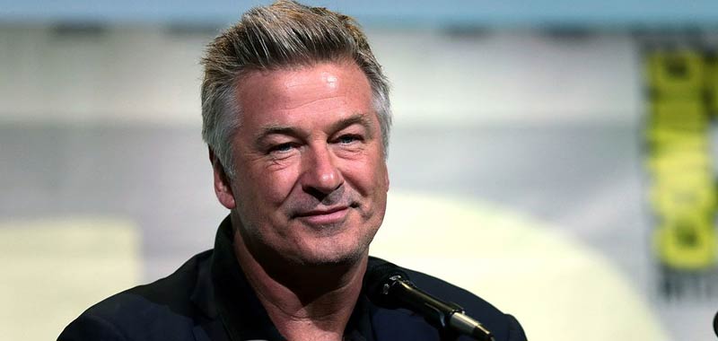 Alec Baldwin smentisce: Non ho dato nessun pugno