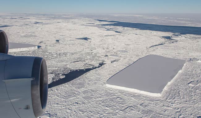 Quell'iceberg perfettamente rettangolare non è tanto perfetto