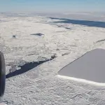 Quell'iceberg perfettamente rettangolare non è tanto perfetto