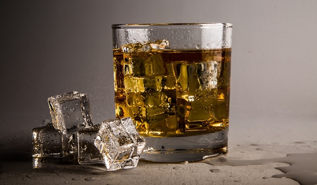 Alcol, solo non consumarlo protegge da ogni pericolo