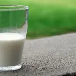 Latte e mele, alimenti super per dimagrire 2 kg in tre giorni