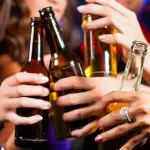 Alcol cresce consumo tra i giovani e nei weekend