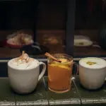 Bevande calde: benefici, ritualità e consumo quotidiano