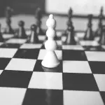 Come analizzare i competitor senza copiare le loro mosse