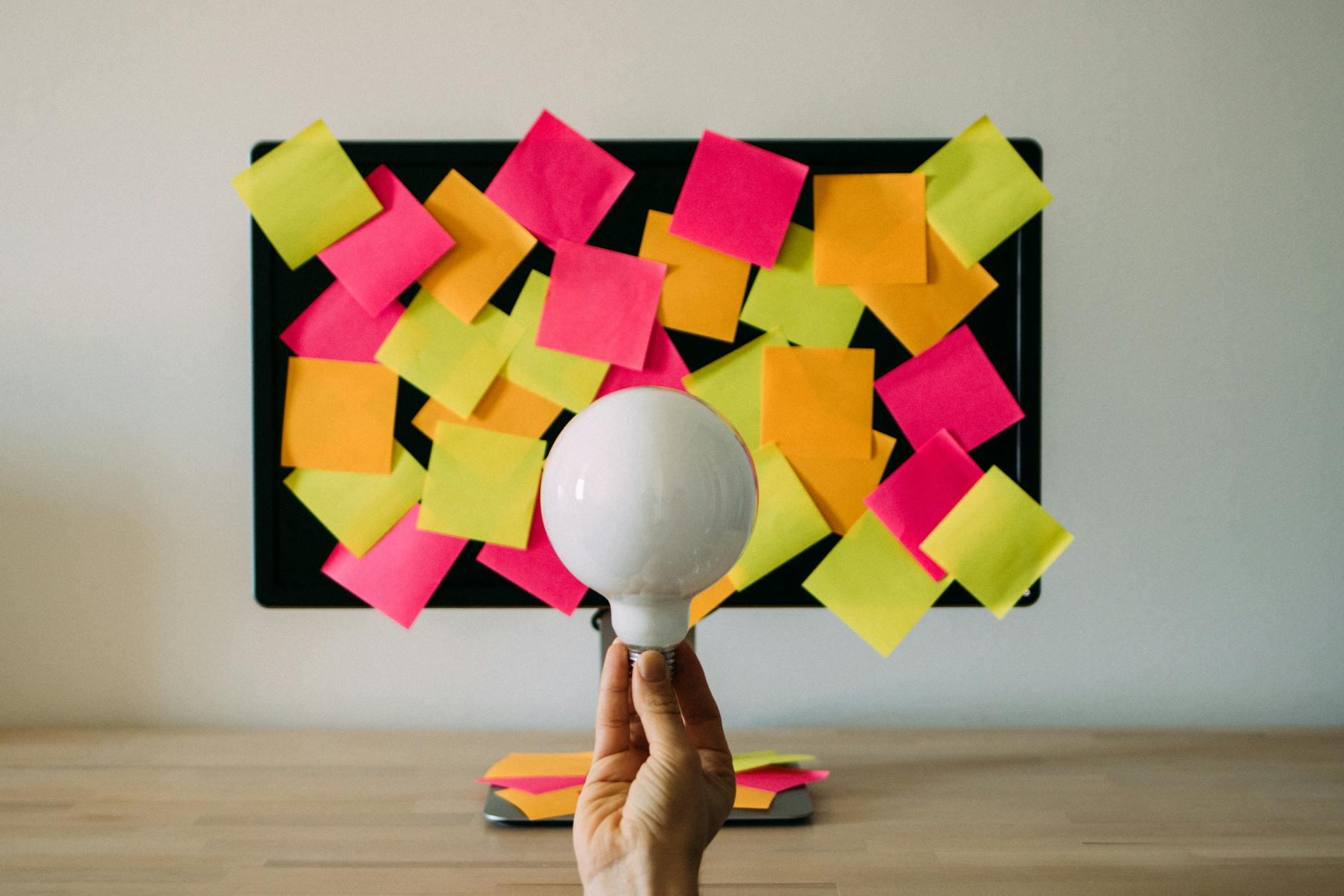 Intelligenza artificiale e creatività digitale: come l’AI cambia design, video e contenuti