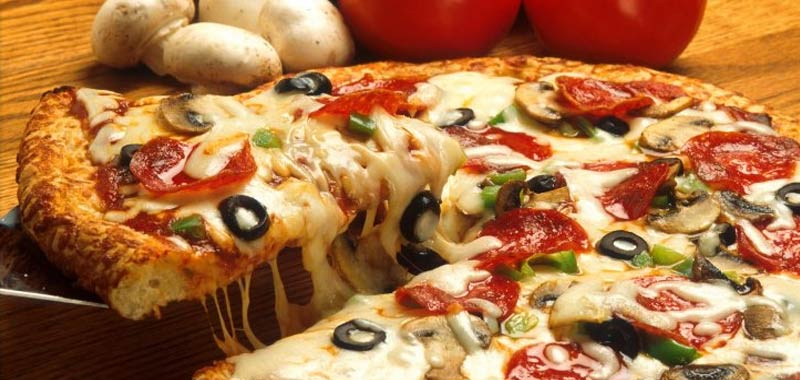 Pizza fatta in casa: facile tramite gli ingredienti sui volantini
