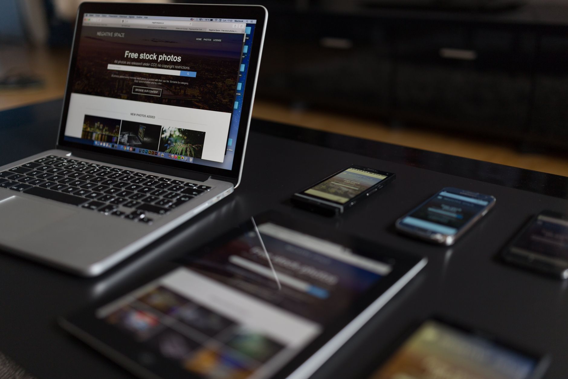 Sito web piccola attività: cosa serve davvero